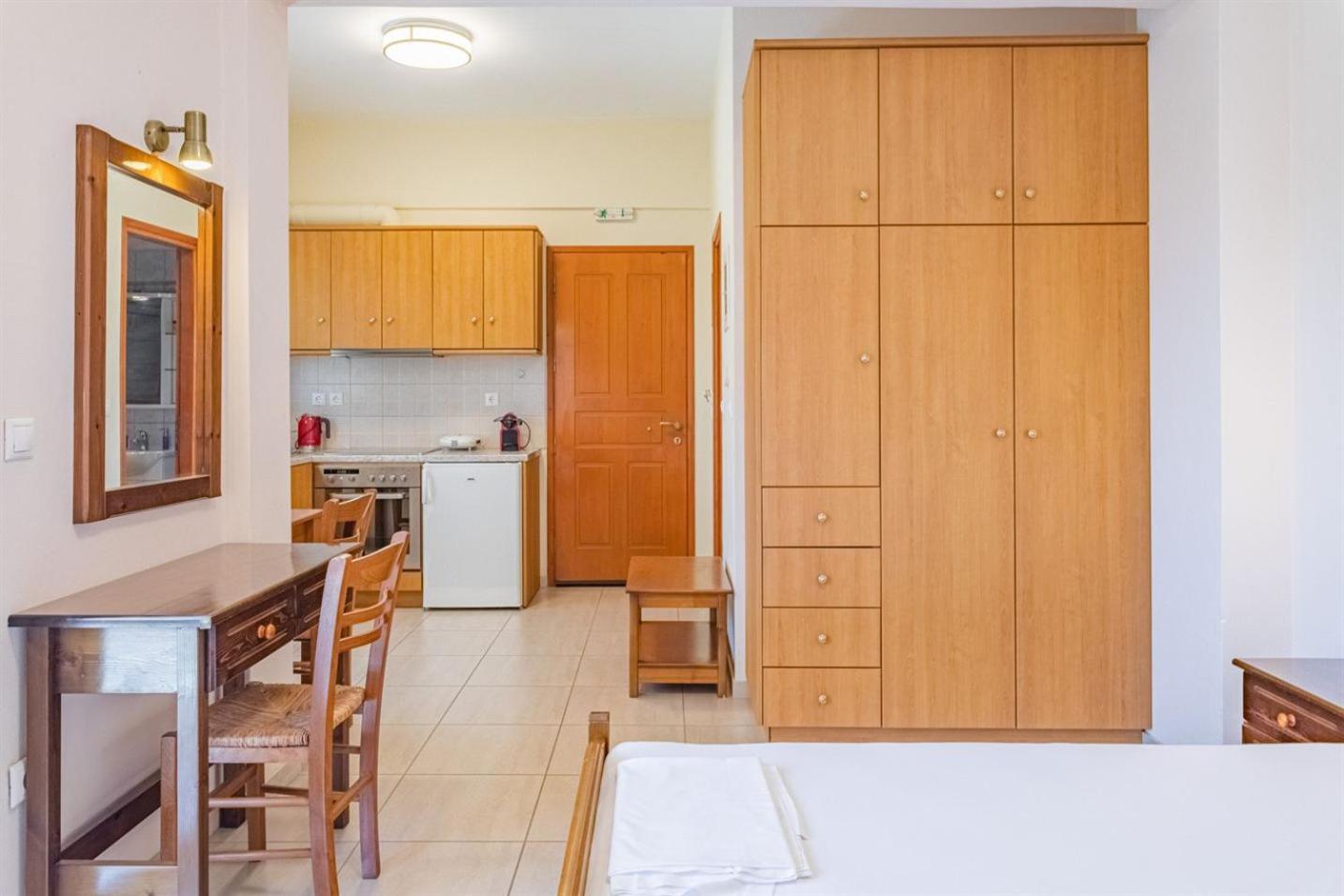 Vasiliki Apartments Stoupa Bagian luar foto