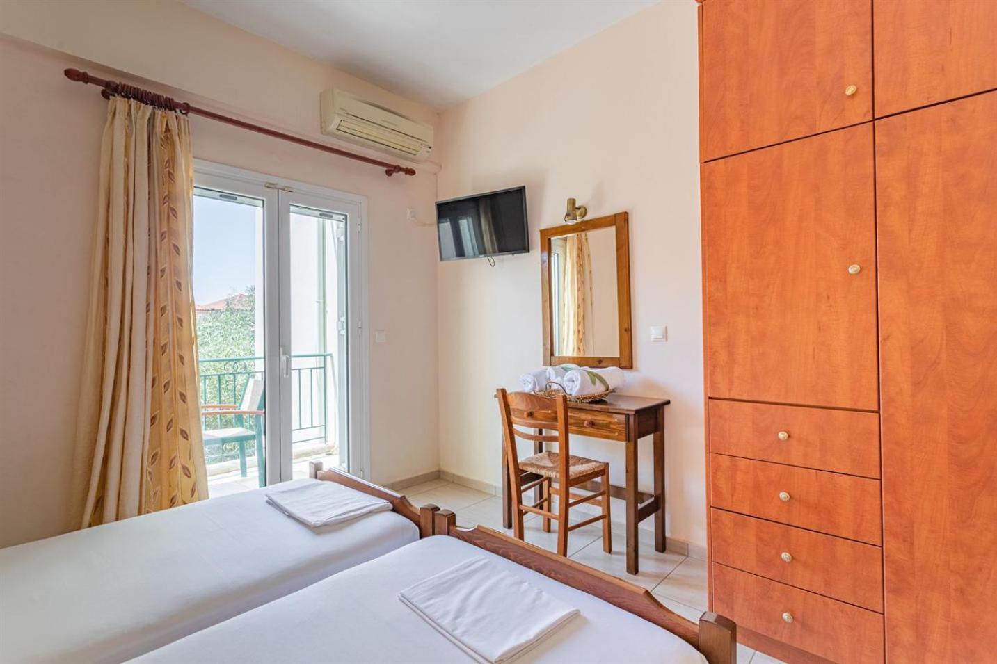 Vasiliki Apartments Stoupa Bagian luar foto