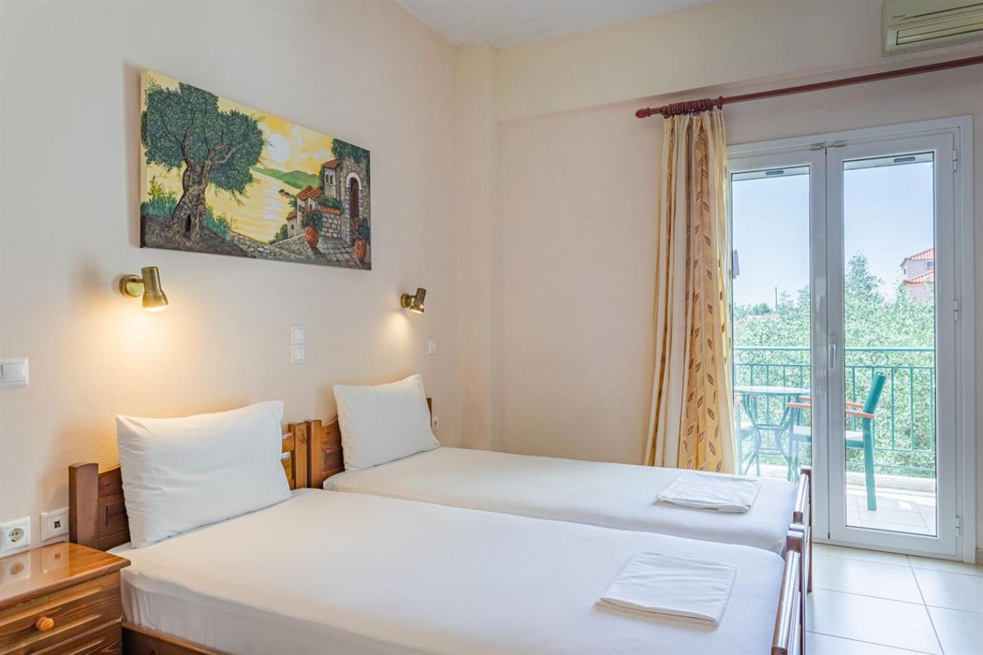 Vasiliki Apartments Stoupa Bagian luar foto